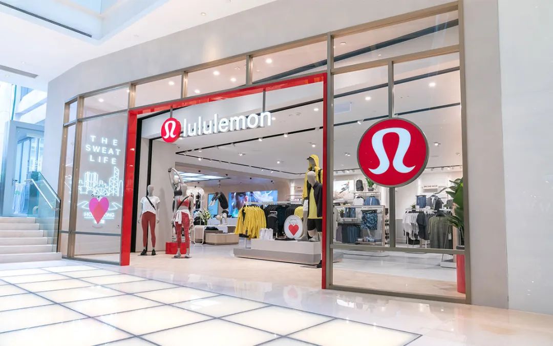 的运动品牌lululemon却逆势而上,于中国香港的尖沙咀海港城(harbour