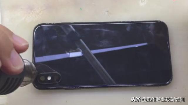 iPhone X后盖玻璃摔碎了能单独更换吗？想知道就告诉你方法