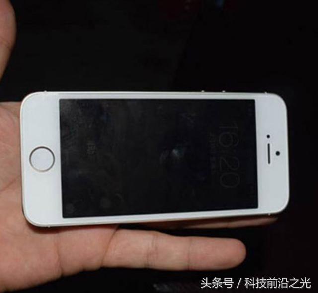 iphone手机屏幕不小心摔碎了，应该怎么办才好呢？