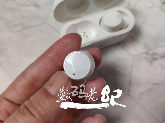 花了一个月评测20款，老纪找到了性价比最高的蓝牙耳机！