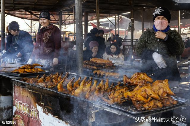 摆地摊卖什么火？这6种夜市小吃深受喜爱，成本不高，味道好