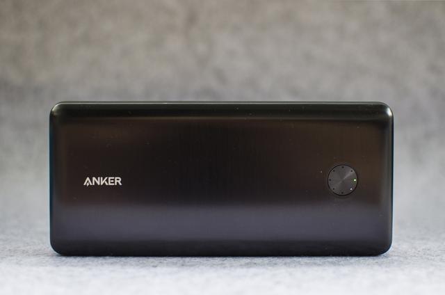 快速大容量充电堡垒：ANKER 安克26K移动电源