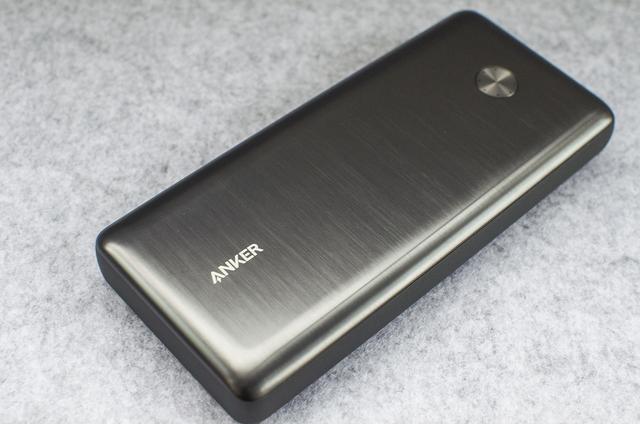 快速大容量充电堡垒：ANKER 安克26K移动电源