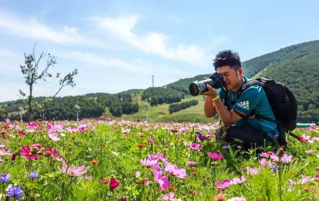 摄影店利用免费的套路，锁定精准客户十多年，每月收入高达10万