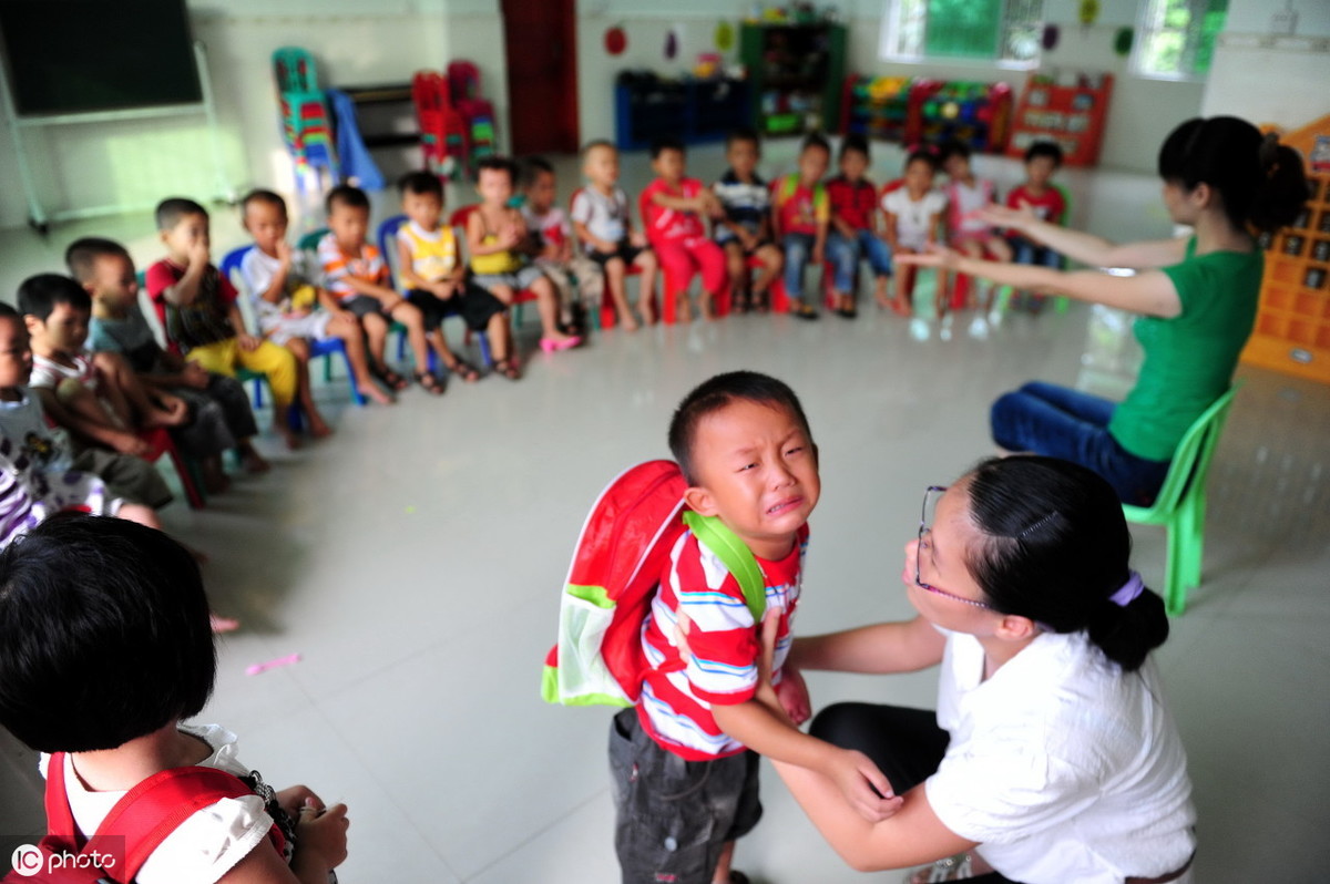 比幼师更难坚持的工作是保育员，若不是为了自己孩子，那真爱无疑