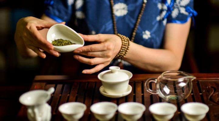 成人线上兴趣班的商机背后：想学“茶艺”的他们，难逃陷阱