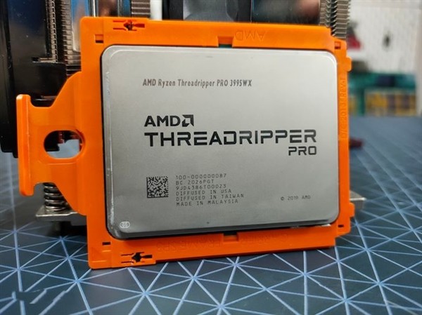 AMD锐龙旗舰CPU开售：64核 最高3.5万元