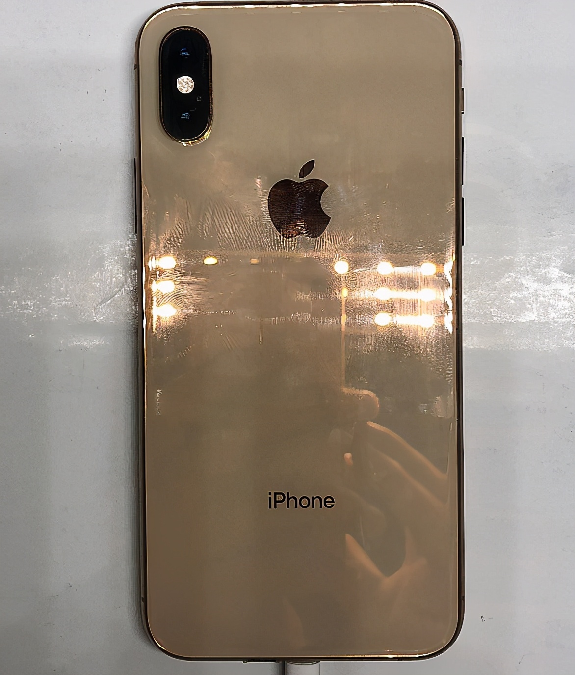 皇帝版iPhoneXs只要2000元？只因两个原因