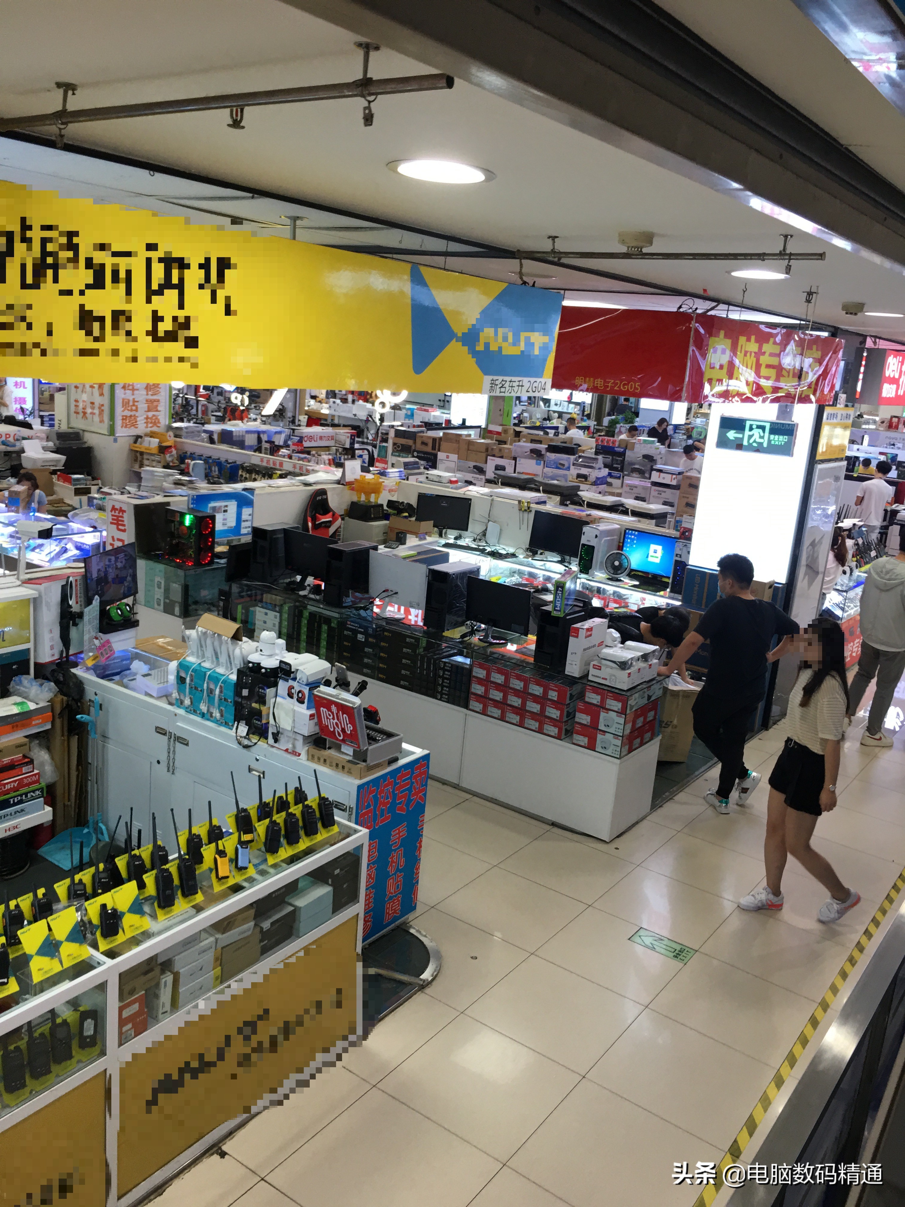 电脑店给客户装系统收费399元，这下玩大了，店家不得不认怂