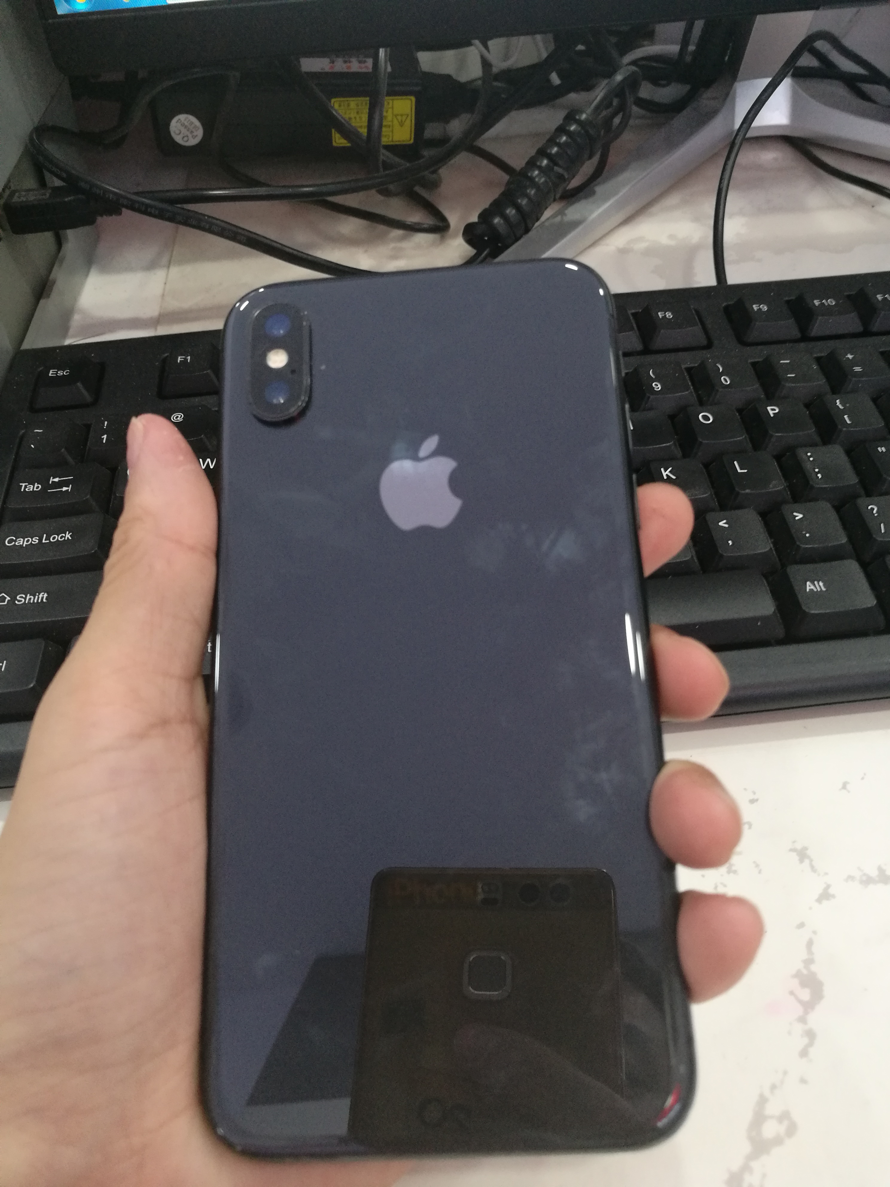 IPHONEX苹果X死机有声音无显示不开机怎么办？三个按键可强制开机