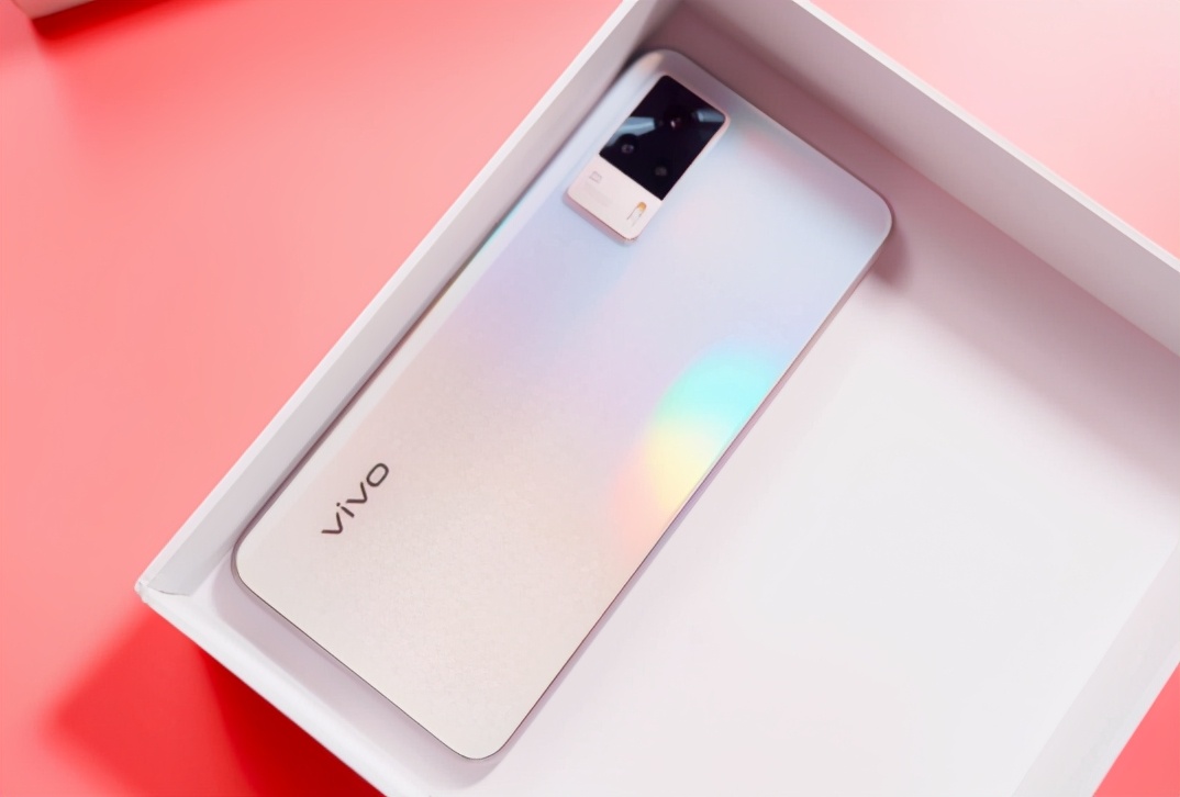 vivo S9深度测评，实用性、可玩性兼备，自拍小能手实锤