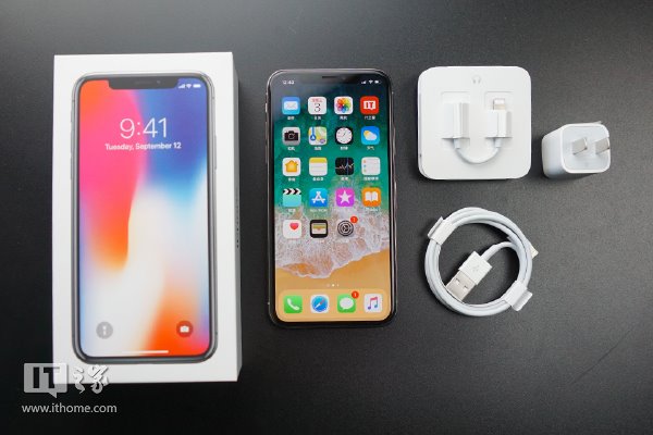 iPhone X高清拆解图：没见过这样的手机构造