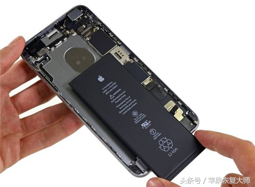 苹果让旧iPhone变慢是为了保护手机？网友：你真当我们傻？