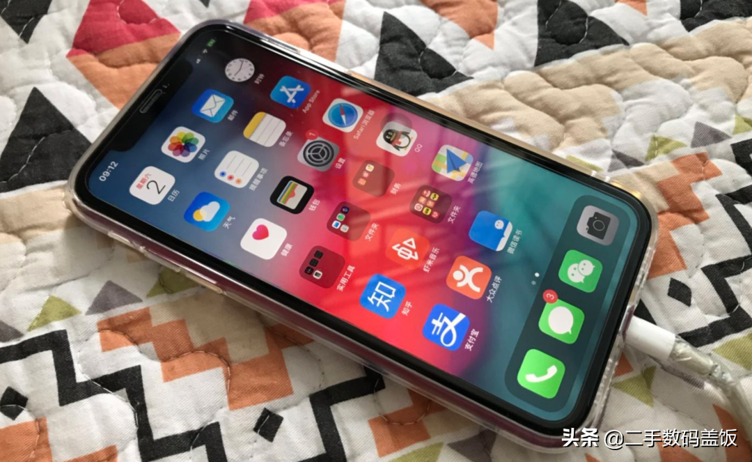 2021年7月最新iPhone卡贴机使用教程，卡贴机和黑解机有啥区别？