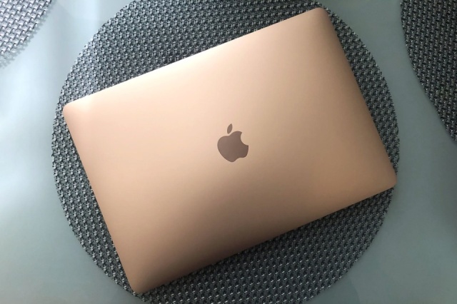 苹果新款MacBookAir将会更薄更轻 最早2021下半年发布