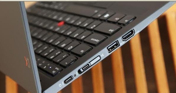 回想当年Thinkpad X1 Carbon的出现，颠覆了我对小黑的认知