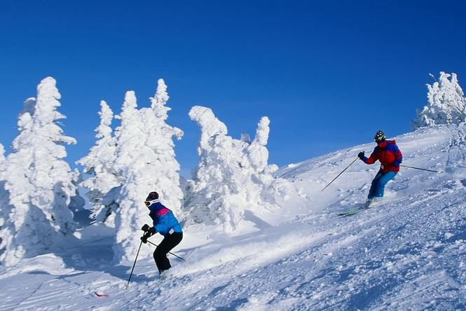 世界高端滑雪服品牌推荐和全球热门滑雪场，你中意哪个！