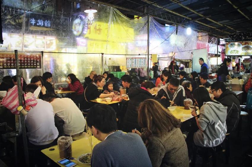 紫燕百味鸡冲击上市；餐饮行业再现新型诈骗方式