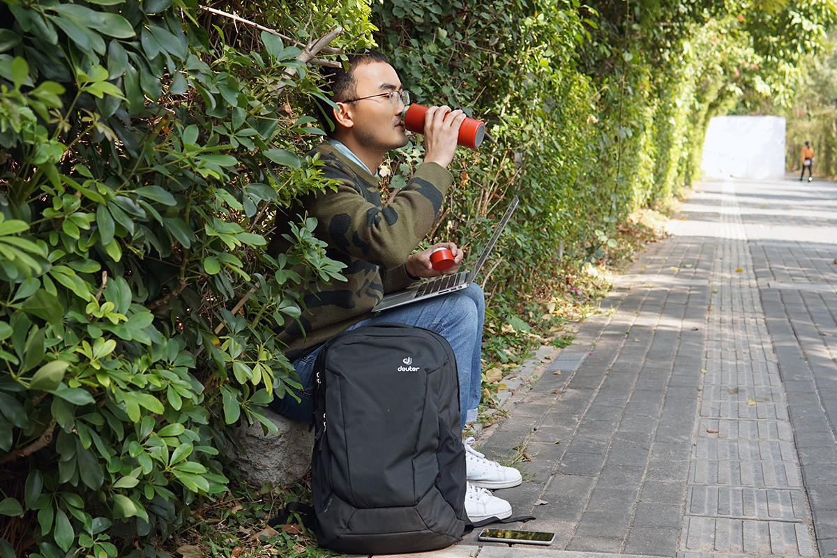 轻松实用才是王道！多特多功能双肩电脑包体验分享