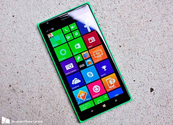 视频：WP8.1手机Lumia1520绿色版上手评测