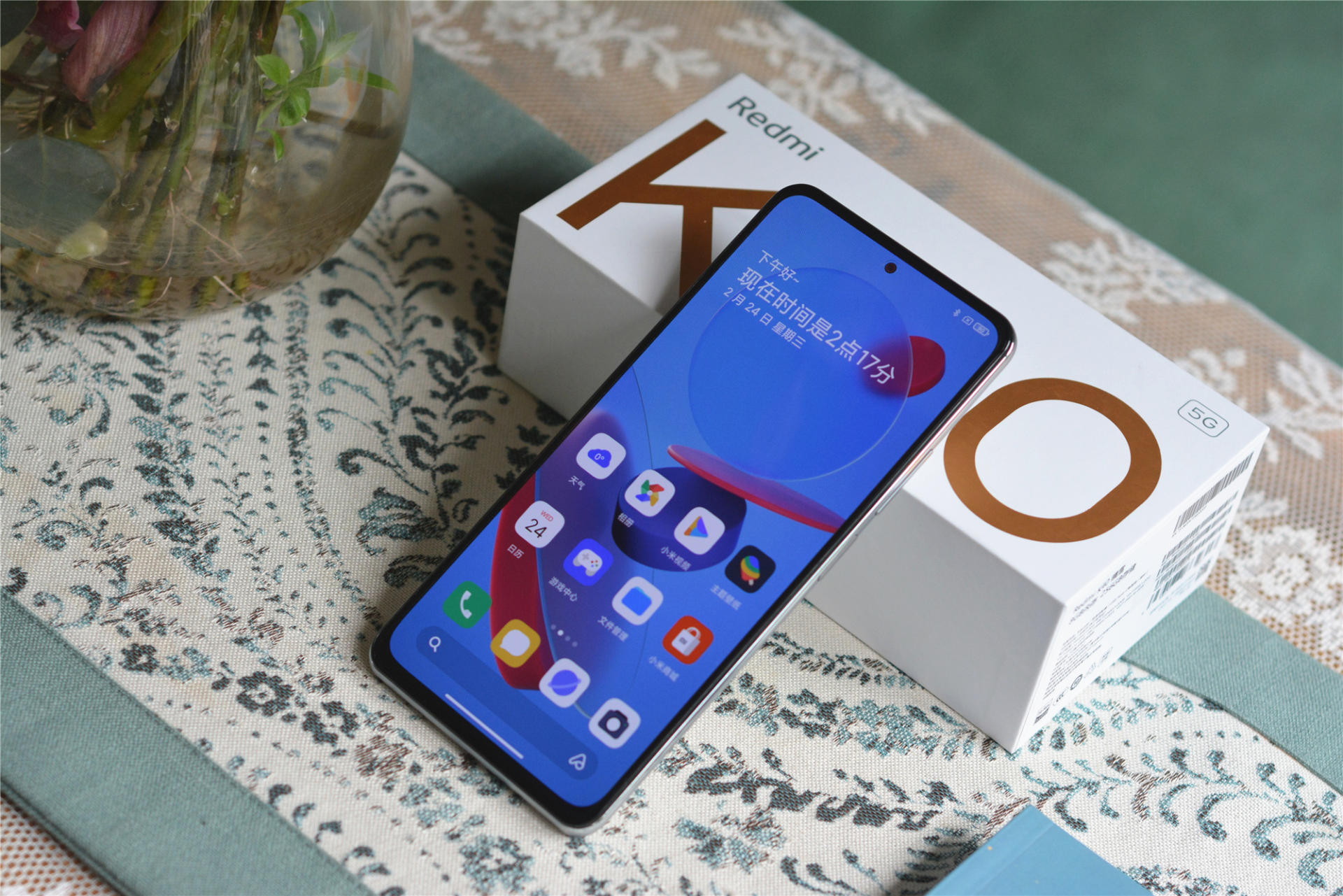 红米颜值最高的手机？对不起！白色Redmi K40才是我最爱