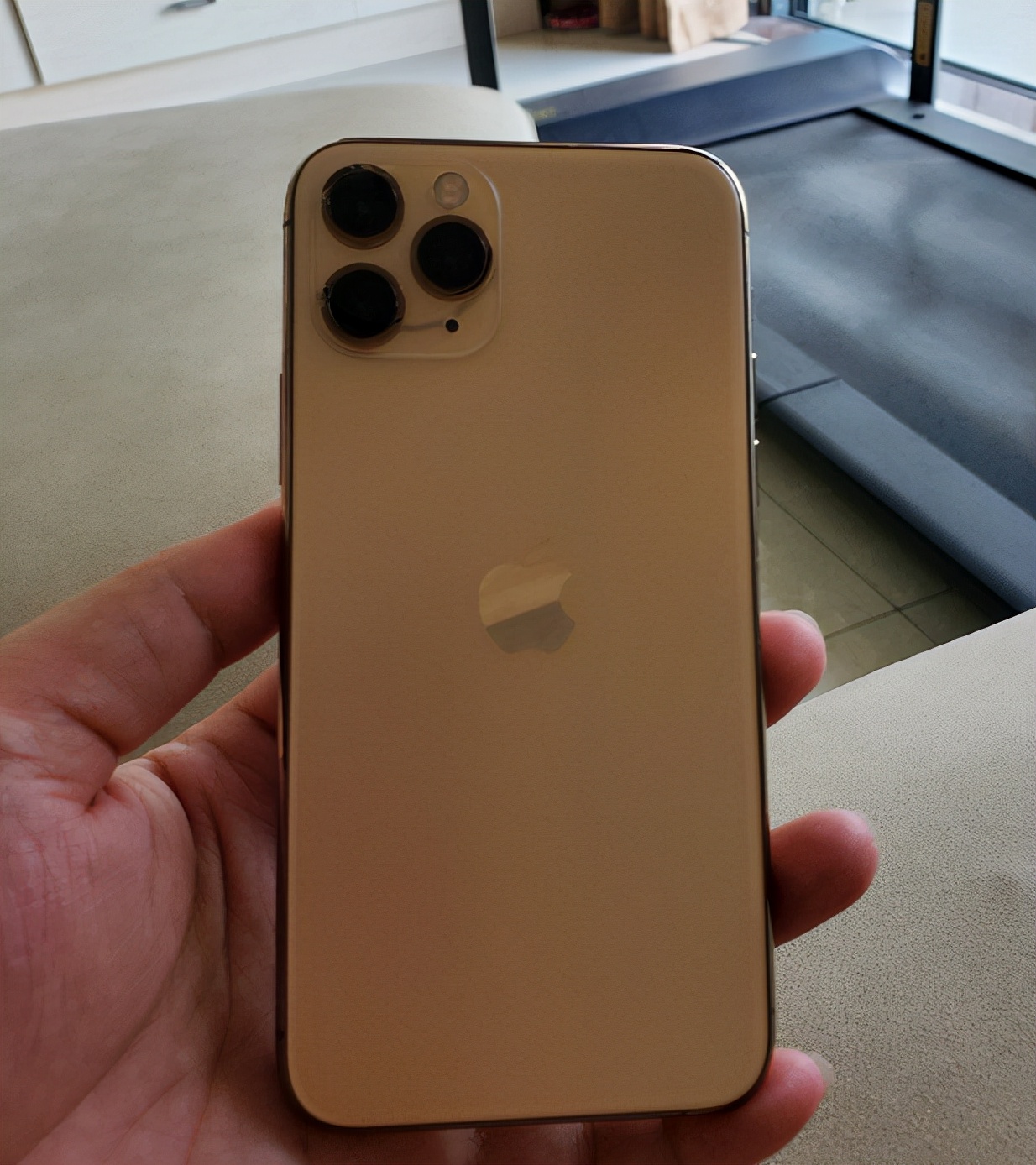 3500元入手iPhone11Pro 256GB，网友：赶紧退了，最多值2500元